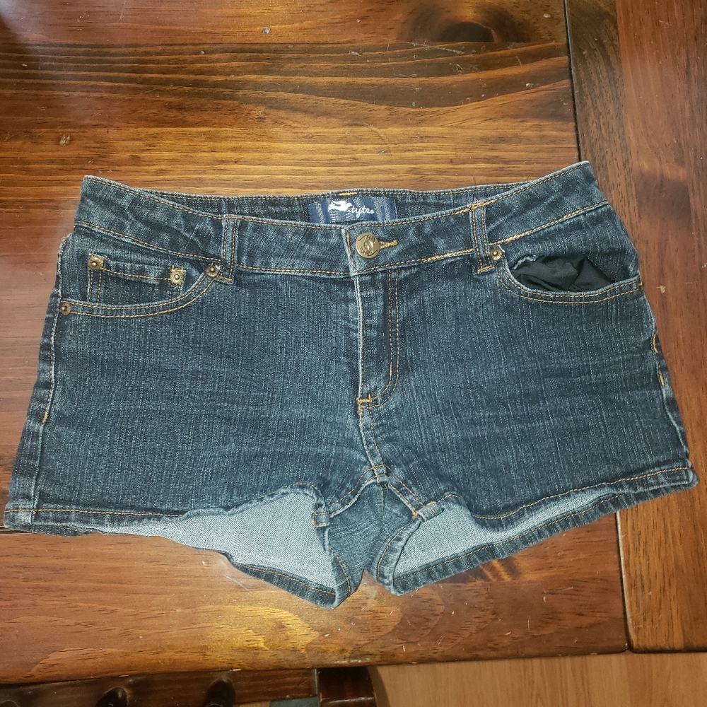 - Jean shorts